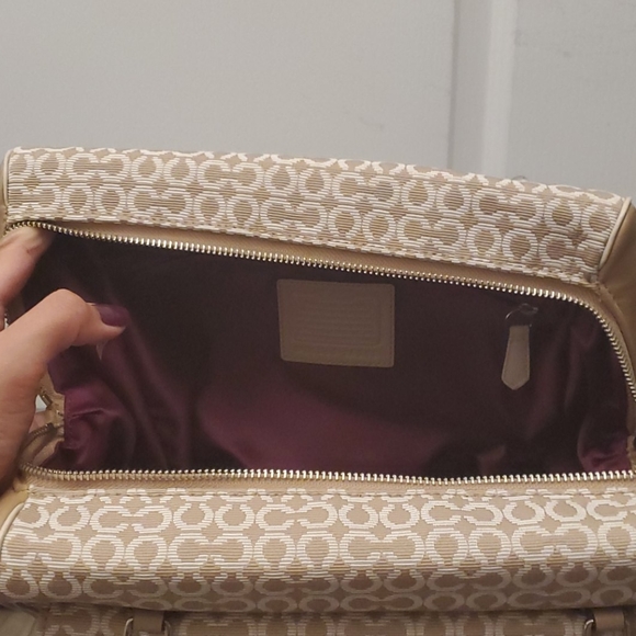 Coach - Picture 5 of 7